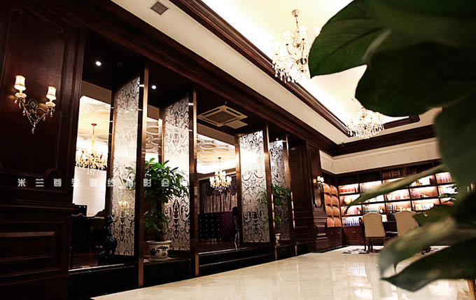 米兰尊荣婚纱摄影会馆--品牌介绍